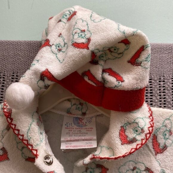 Vintage newborn Christmas holiday print two piece footsie pajamas with hat - Picture 4 of 6